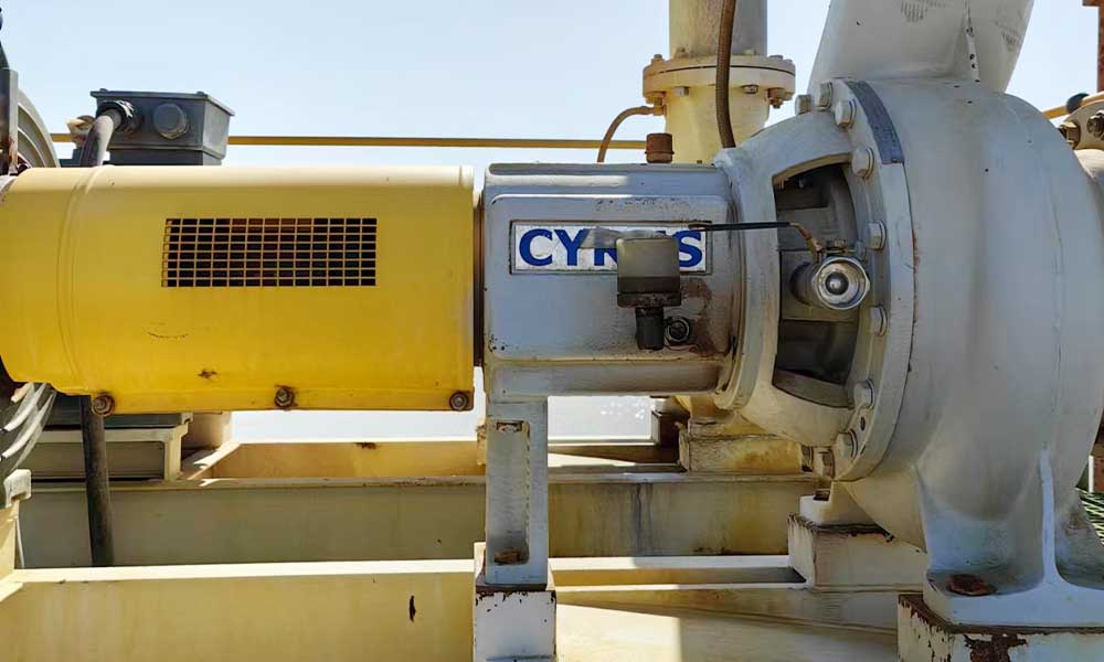 Self-priming pump at